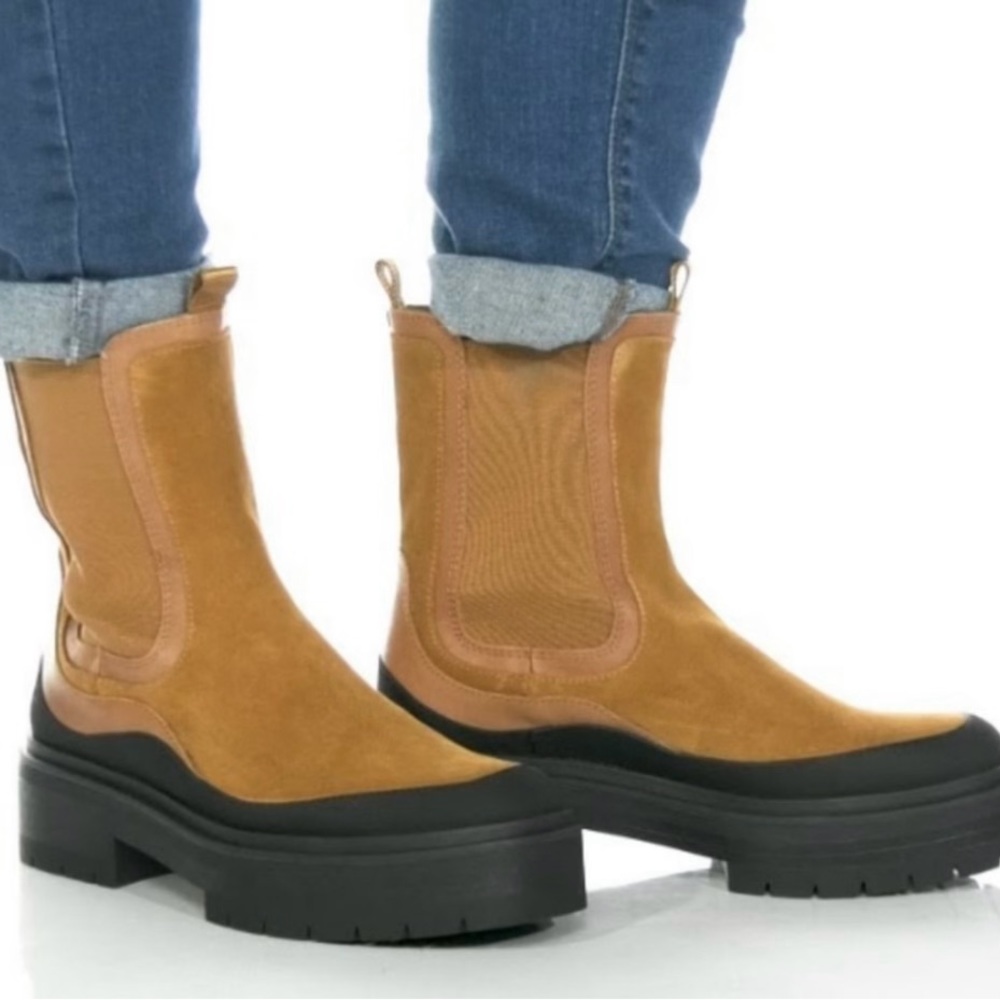 Sam Edelman brown/black Chelsea boot, lug sole. Water resistant! Size 7.5 NWT